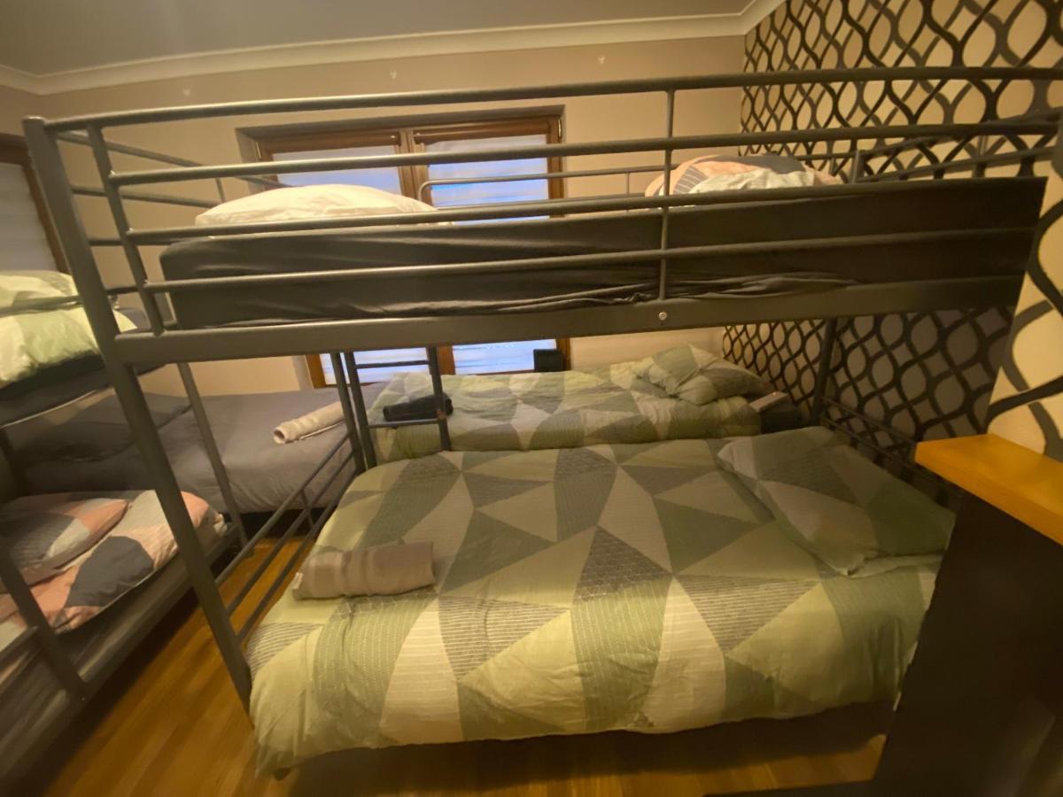 Hospedagem domiciliar Airport Big With Bathroom Outside - Kitchen Only 7 Days Reservation Dublin