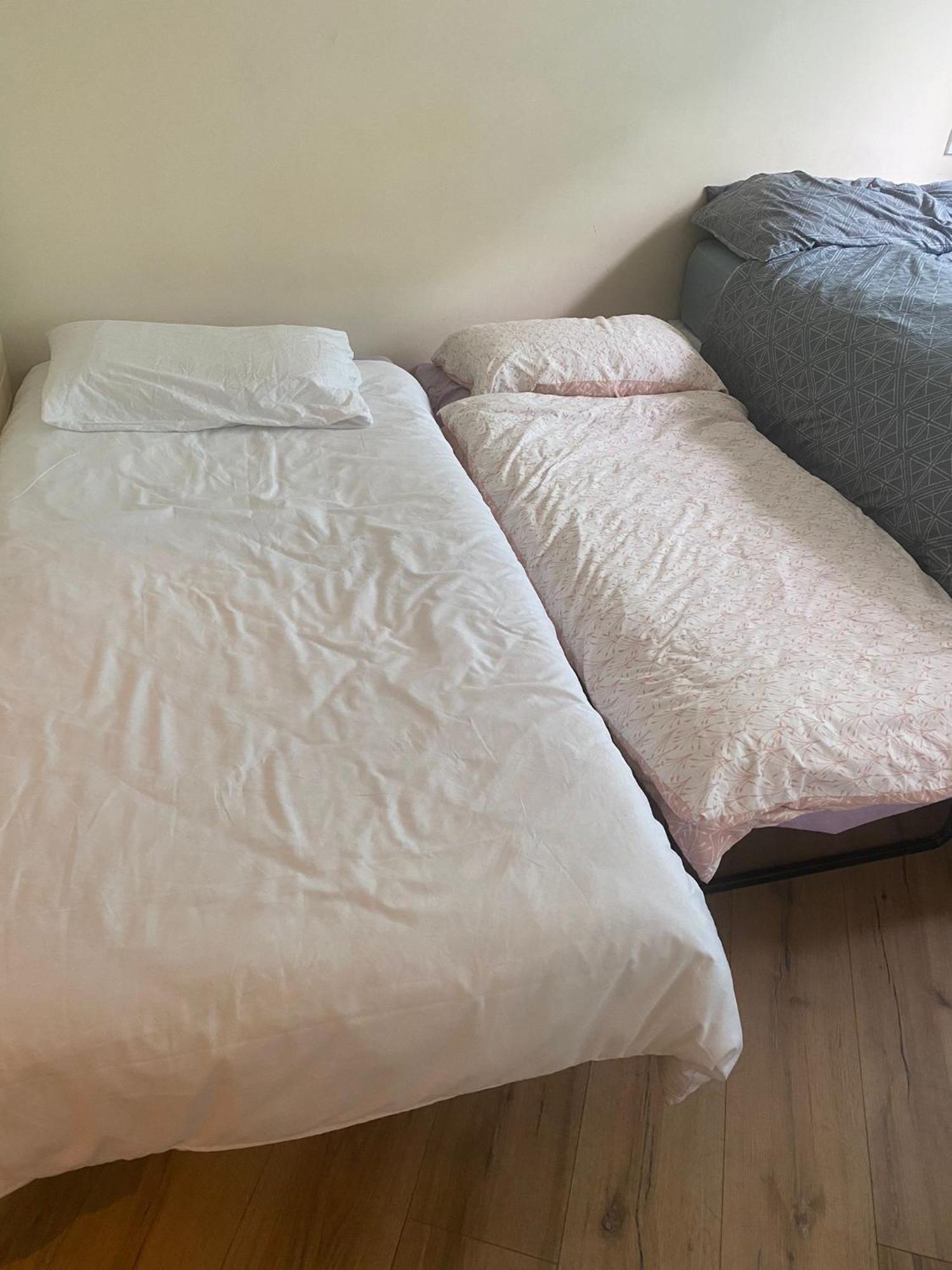 Privatunterkunft Airport Big With Bathroom Outside - Kitchen Only 7 Days Reservation